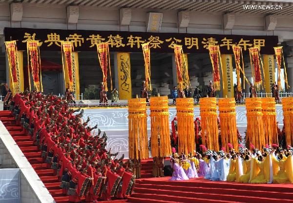 kép_2024-04-02_115619594 Hódolati ceremónia a Sárga császárnak