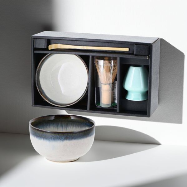 A-japán-Matcha-készlet-Yuki-to-Umi-雪と海-_Hó-és-tenger_-díszdobozban-edited_1